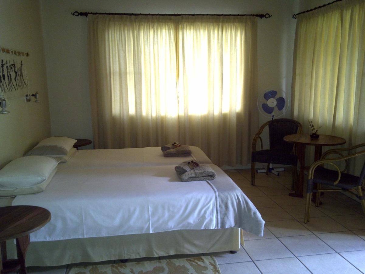 Villa Buschberg guest farm à Outjo Extérieur photo
