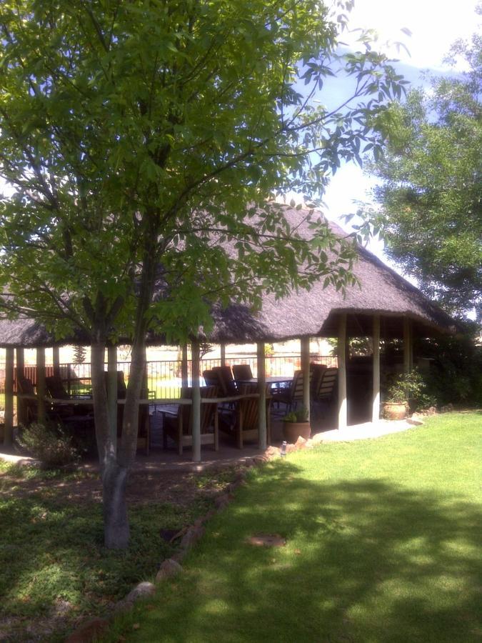 Villa Buschberg guest farm à Outjo Extérieur photo
